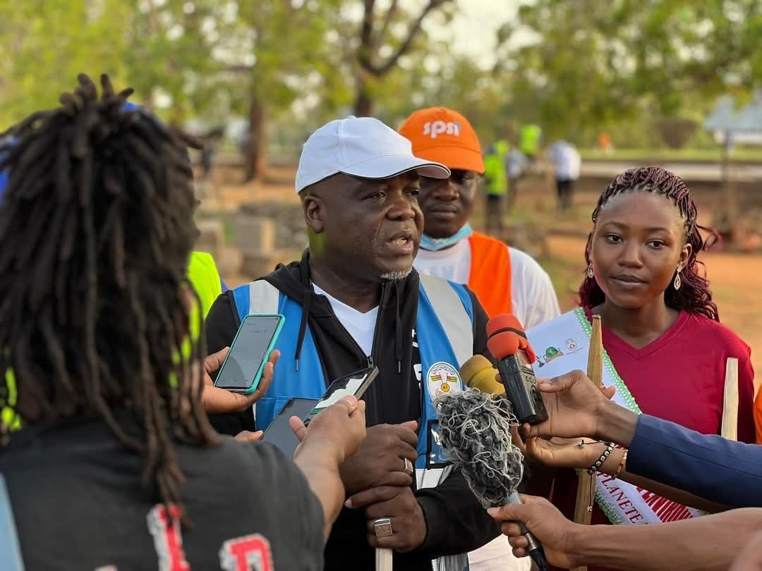 « L’Ambassadrice de l’Environnement Vision Planète Verte 2025 » aux côtés du Ministre Pacôme Adjourouvi pour le lancement officiel de la reprise de l’opération Togo Propre !